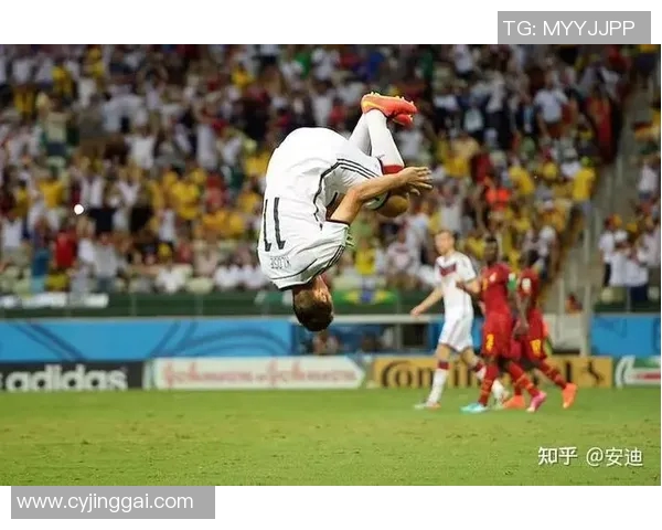 中国足球球星经典庆祝动作合集 展现激情与荣耀的时刻 中国足球球星经典庆祝动作合集 展现激情与荣耀的时刻